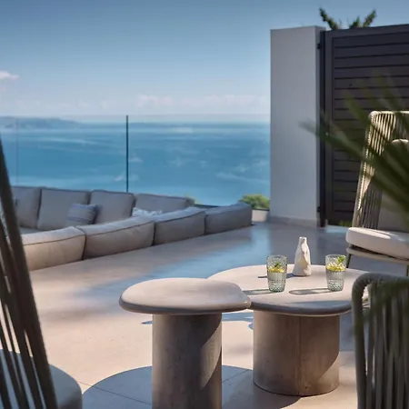 Galithea Villa, Heated Pool & Marathonisi Seaviews, By Thinkvilla Villa