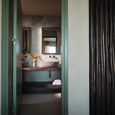 Galithea Villa, Heated Pool & Marathonisi Seaviews, By Thinkvilla Villa *